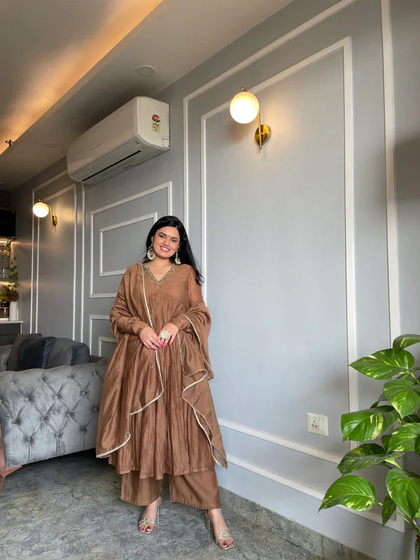 PINK EMBROIDERED ANARKALI SUIT SET WITH FLORAL NET DUPATTA